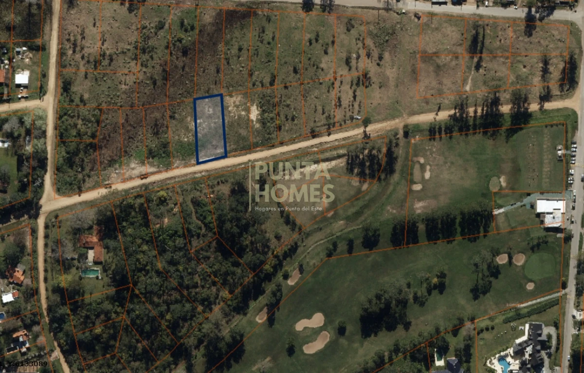 Terreno ID.1802 - Venta de Terreno de 1368 m2 frente al Club de Golf de Punta del Este.