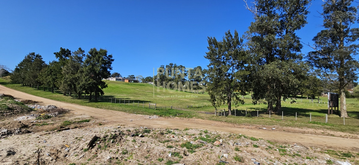 Terreno ID.3793 - **Venta** Terrenos en venta frente a Club de Golf de Punta del Este