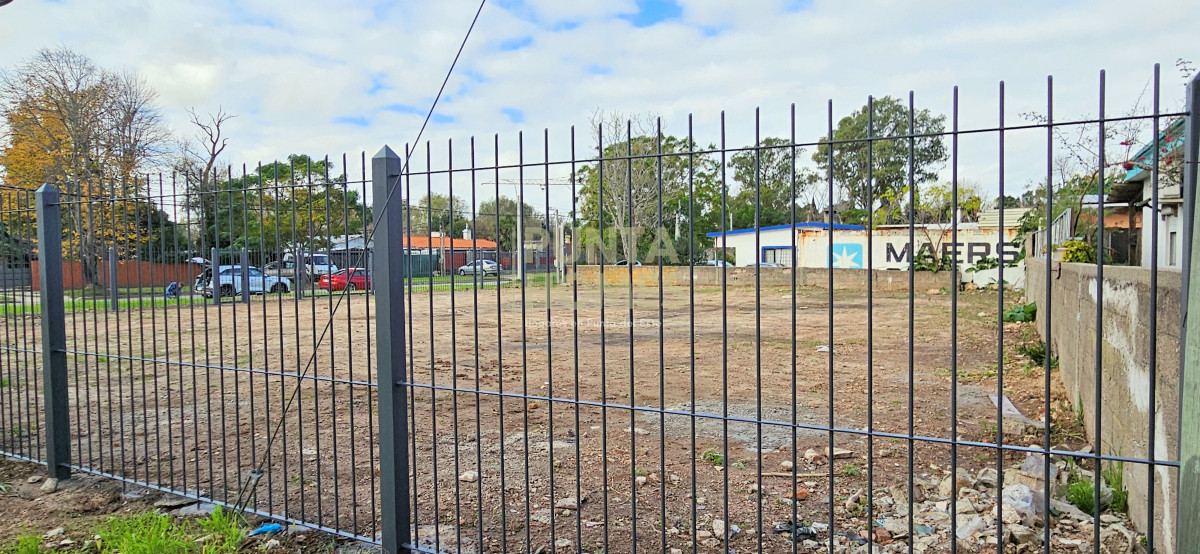 Terreno ID.3849 - Venta y alquiler de Terreno en Carrasco Norte, Montevideo.