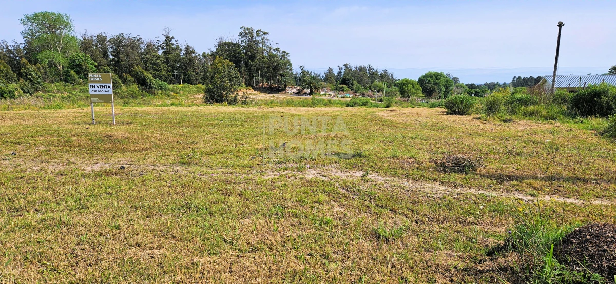 Terreno ID.1802 - Venta de Terreno de 1368 m2 frente al Club de Golf de Punta del Este.