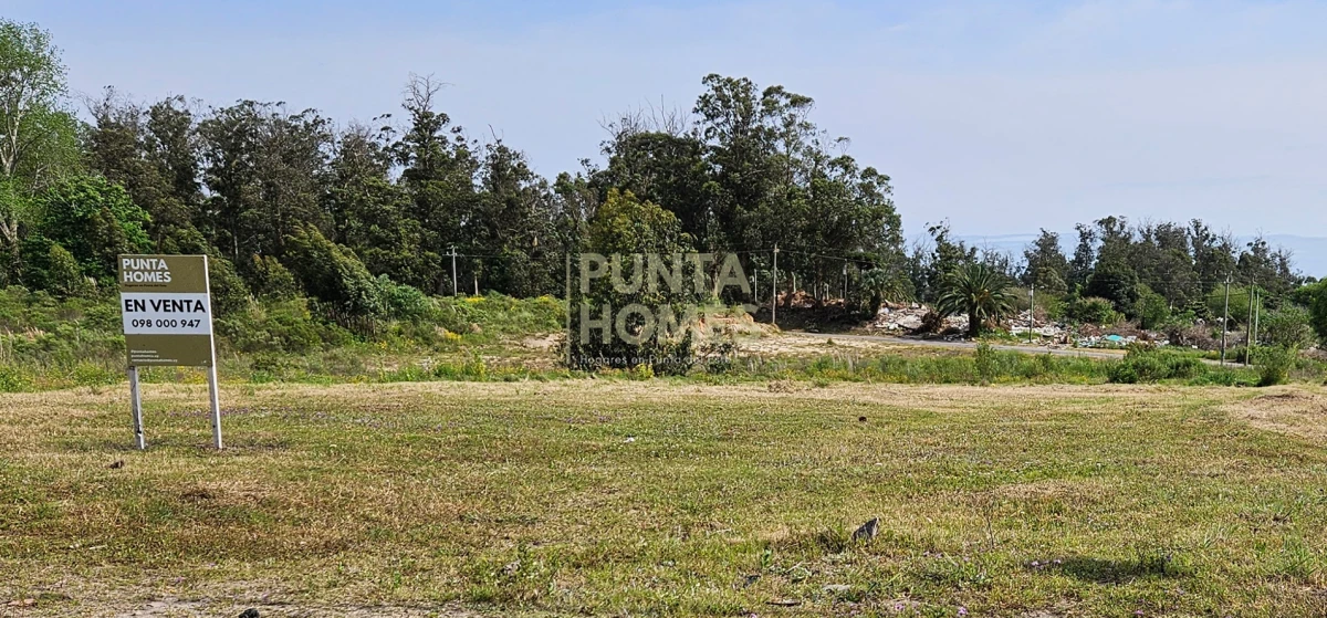 Terreno ID.1802 - Venta de Terreno de 1200 m2 frente al Club de Golf de Punta del Este.