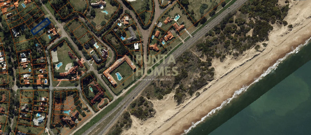 Terreno ID.83 - Venta de Terreno de 967 m2, en San Rafael, Punta del Este. a 100 mts del Mar.