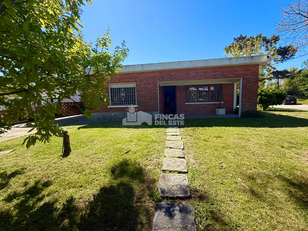 Casa ID.2490/Casa-en-venta-2-DORMITORIOS-EN-PUNTA-DEL-ESTE - Casa en venta 2 DORMITORIOS EN PUNTA DEL ESTE