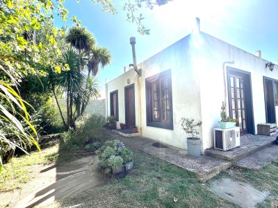 Acogedora Casa de 3 Dormitorios en Barrio La Sonrisa, Ideal para la Familia