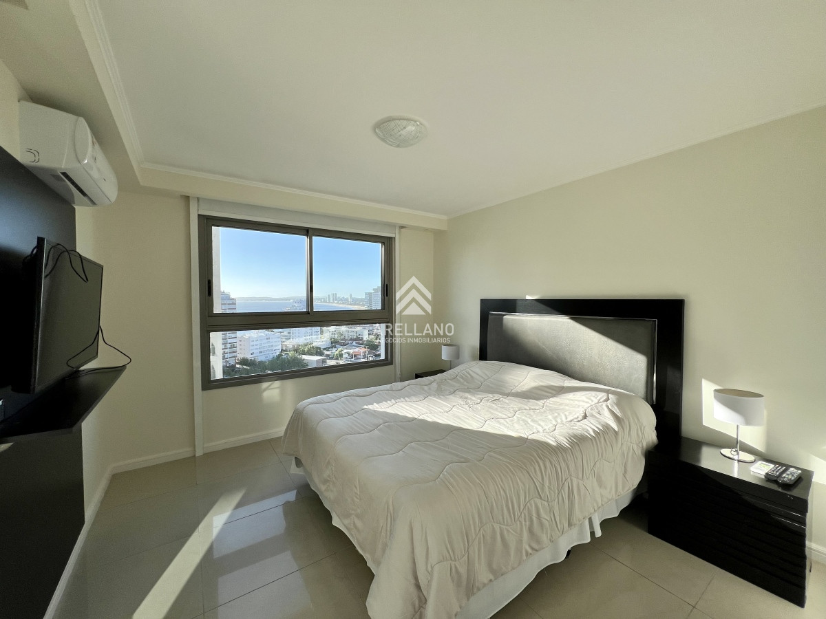 Apartamento ID.3657 - Venta apartamento 3 dormitorios y dependencia Brava 