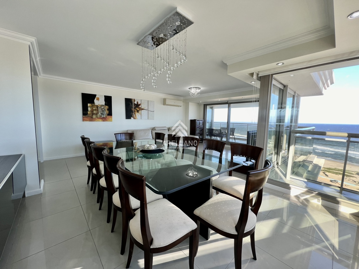 Apartamento ID.3657 - Venta apartamento 3 dormitorios y dependencia Brava 