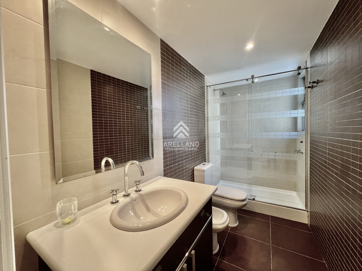 Apartamento ID.3656 - Venta apartamento 3 dormitorios y dependencia Brava 