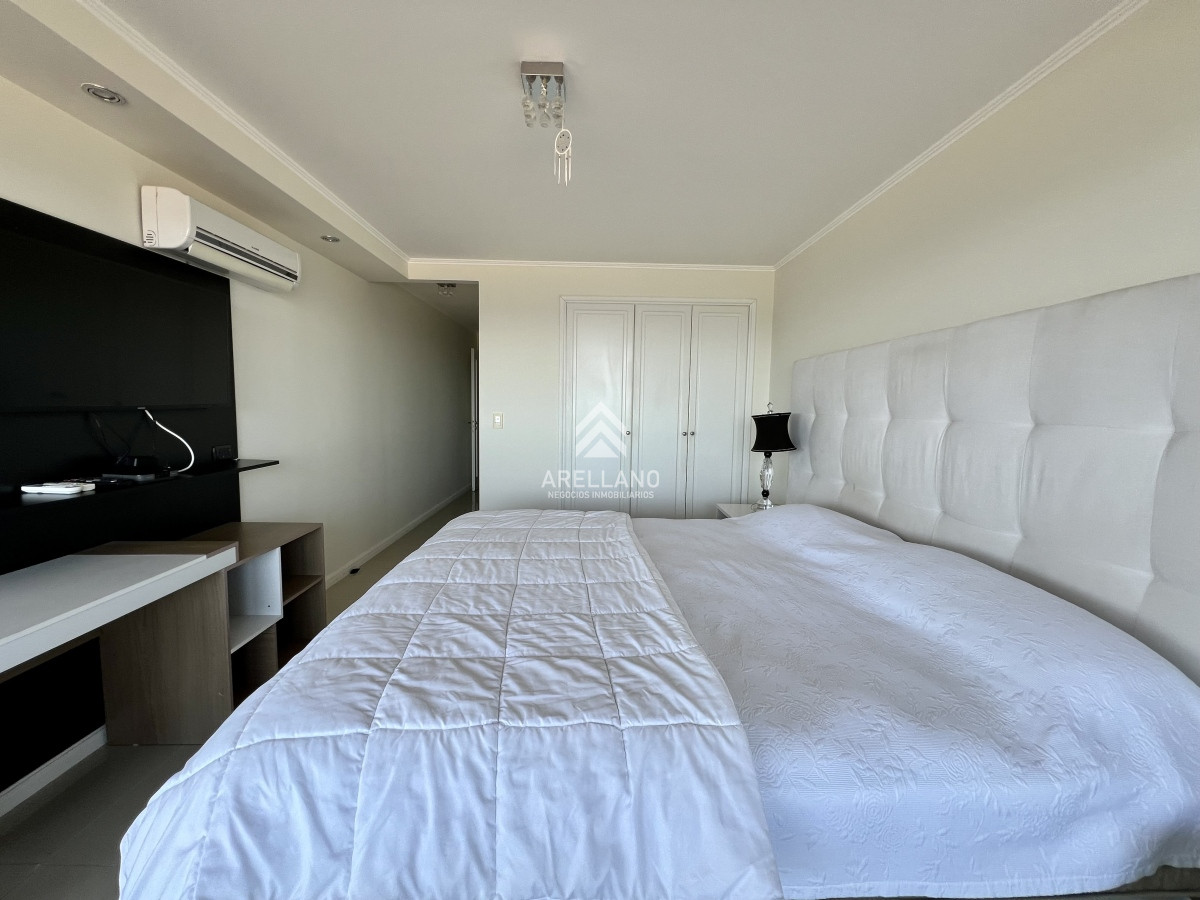 Apartamento ID.3657 - Venta apartamento 3 dormitorios y dependencia Brava 