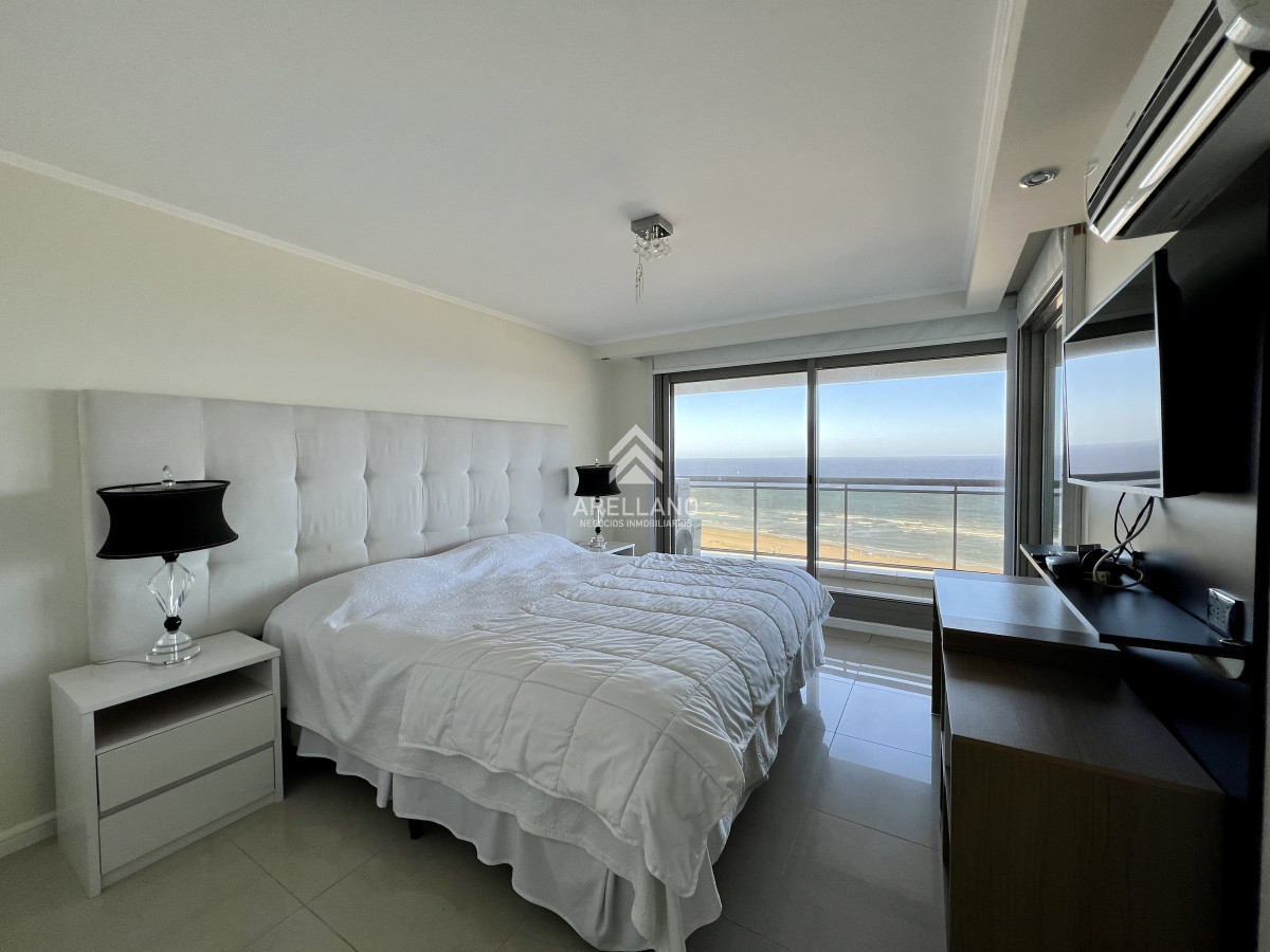 Apartamento ID.3657 - Venta apartamento 3 dormitorios y dependencia Brava 