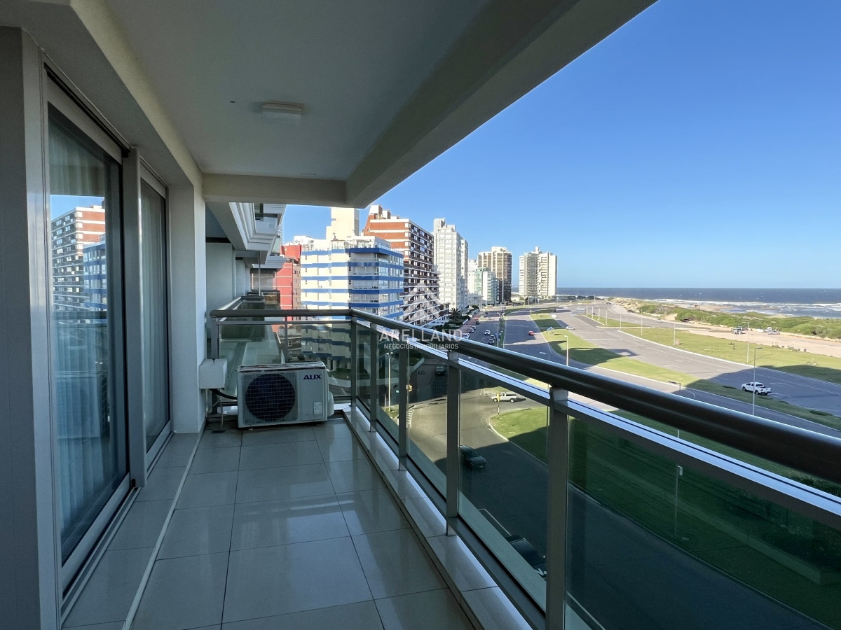 Apartamento ID.3656 - Venta apartamento 3 dormitorios y dependencia Brava 