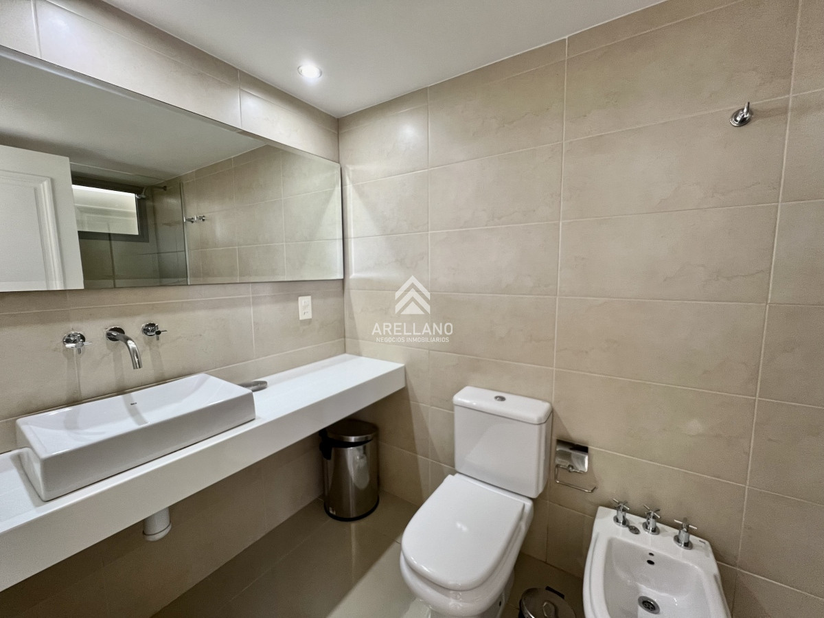 Apartamento ID.3657 - Venta apartamento 3 dormitorios y dependencia Brava 