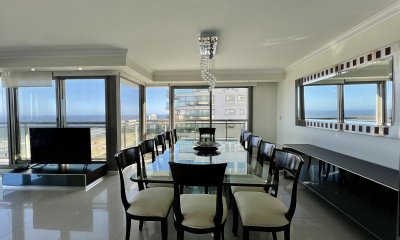 Venta apartamento 3 dormitorios y dependencia Brava