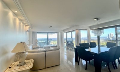 Venta apartamento 3 dormitorios y dependencia Brava