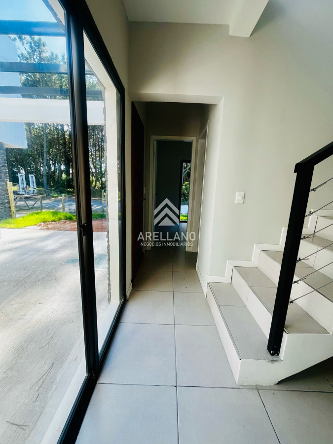 Casa ID.5353 - CASA EN VENTA 3 DORMITORIOS PARQUE BURNETT