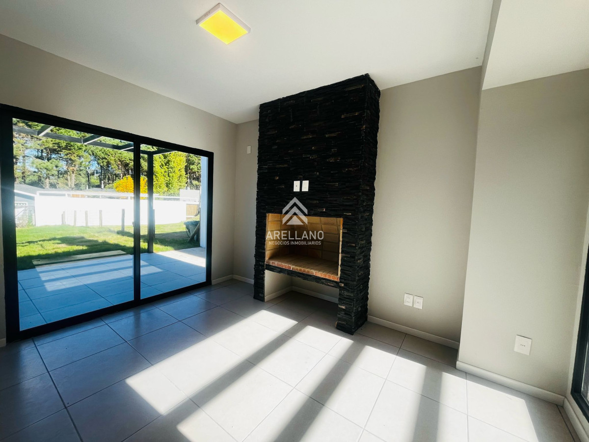 Casa ID.5353 - CASA EN VENTA 3 DORMITORIOS PARQUE BURNETT