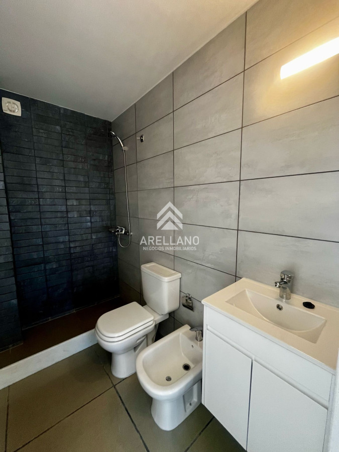 Casa ID.5353 - CASA EN VENTA 3 DORMITORIOS PARQUE BURNETT