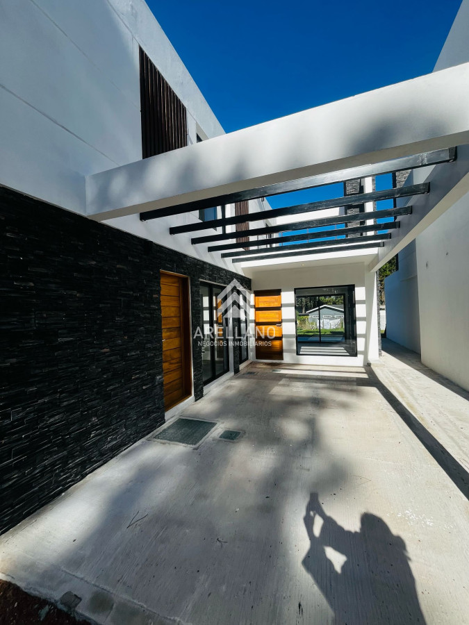 Casa ID.5353 - CASA EN VENTA 3 DORMITORIOS PARQUE BURNETT