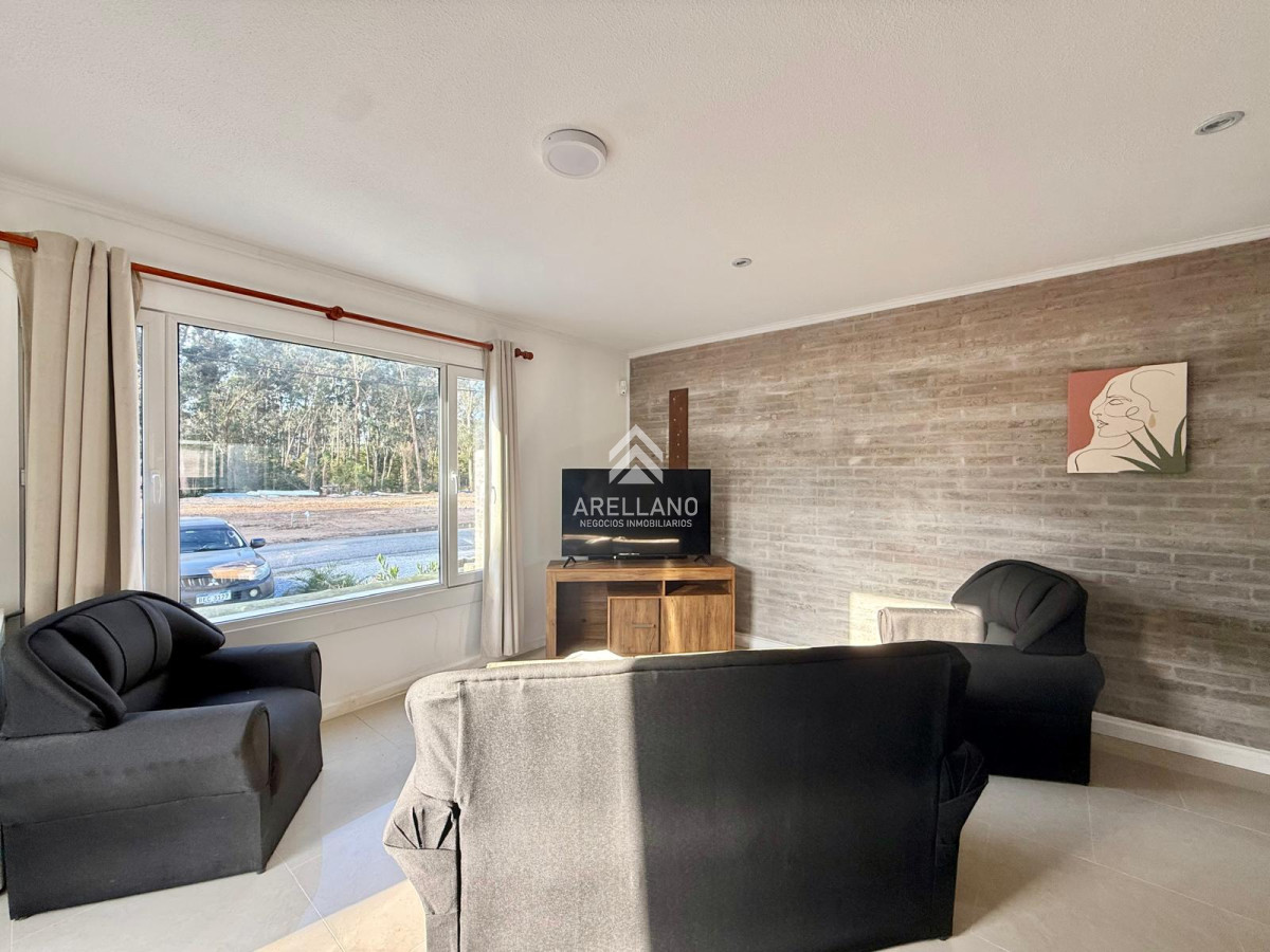 Casa ID.3899 - Venta casa 3 dormitorios en Parque Burnett 