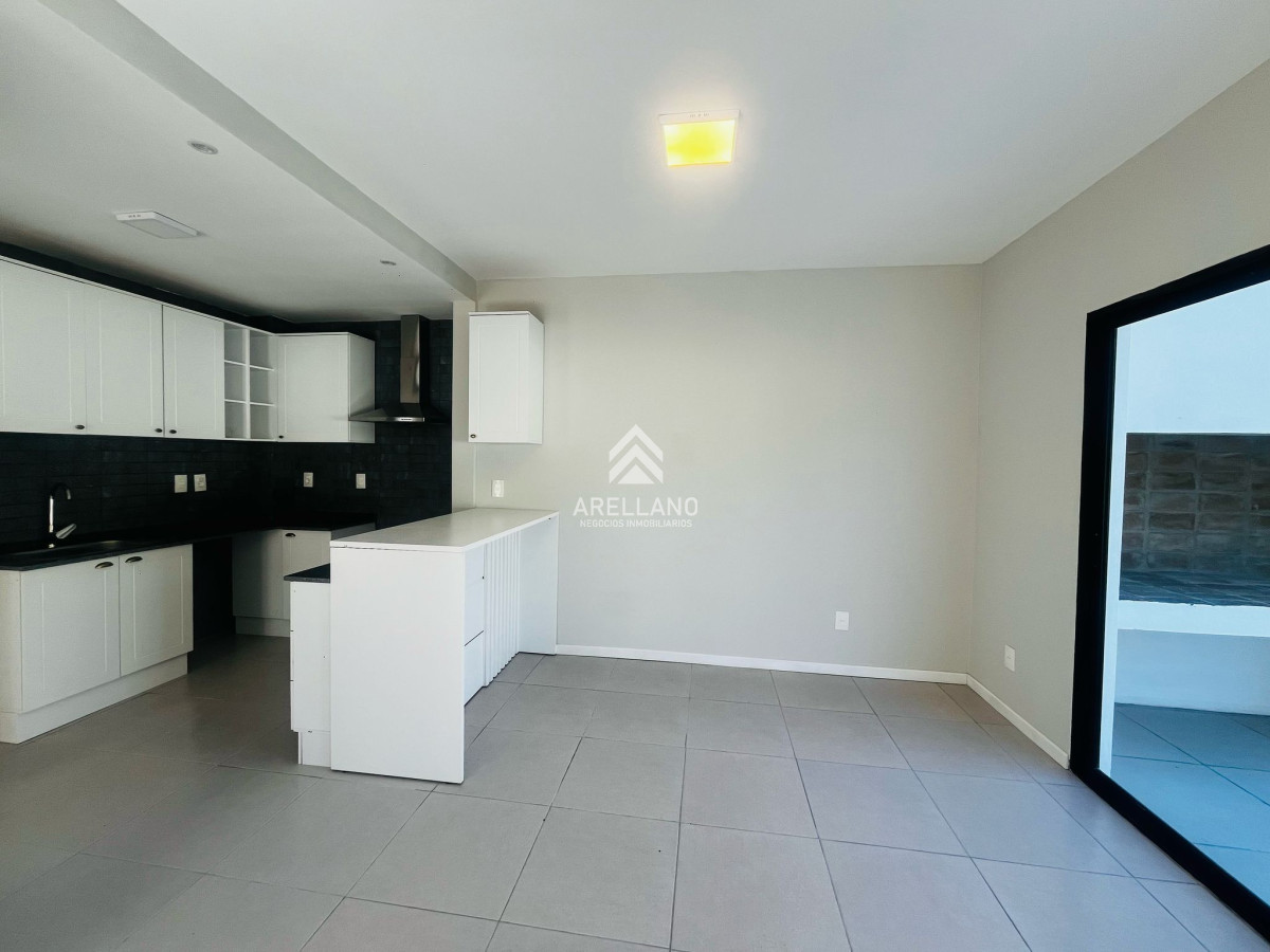 Casa ID.5353 - CASA EN VENTA 3 DORMITORIOS PARQUE BURNETT