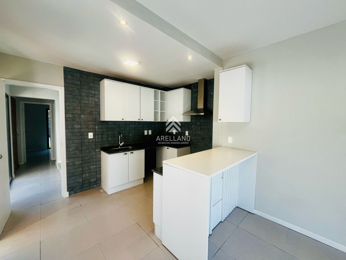 Casa ID.5353 - CASA EN VENTA 3 DORMITORIOS PARQUE BURNETT