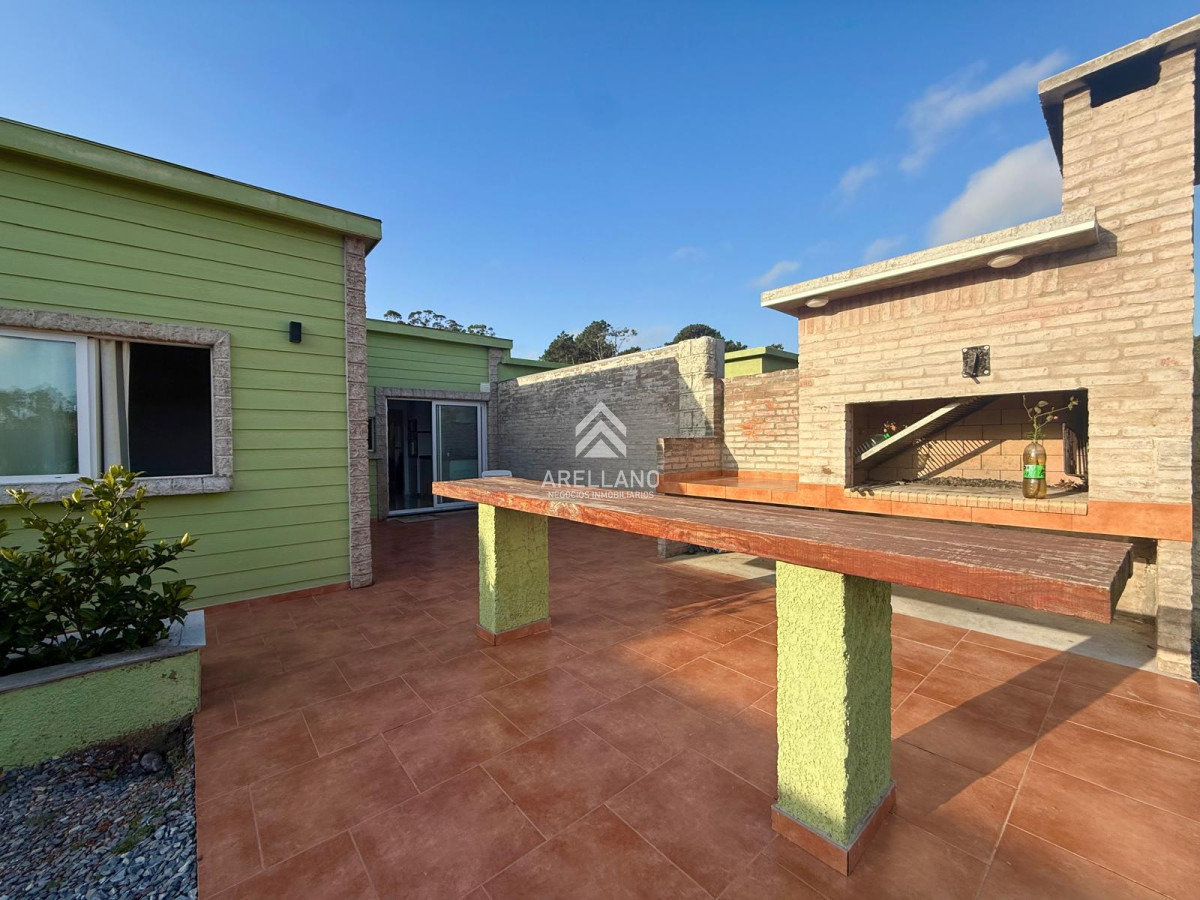 Casa ID.3899 - Venta casa 3 dormitorios en Parque Burnett 