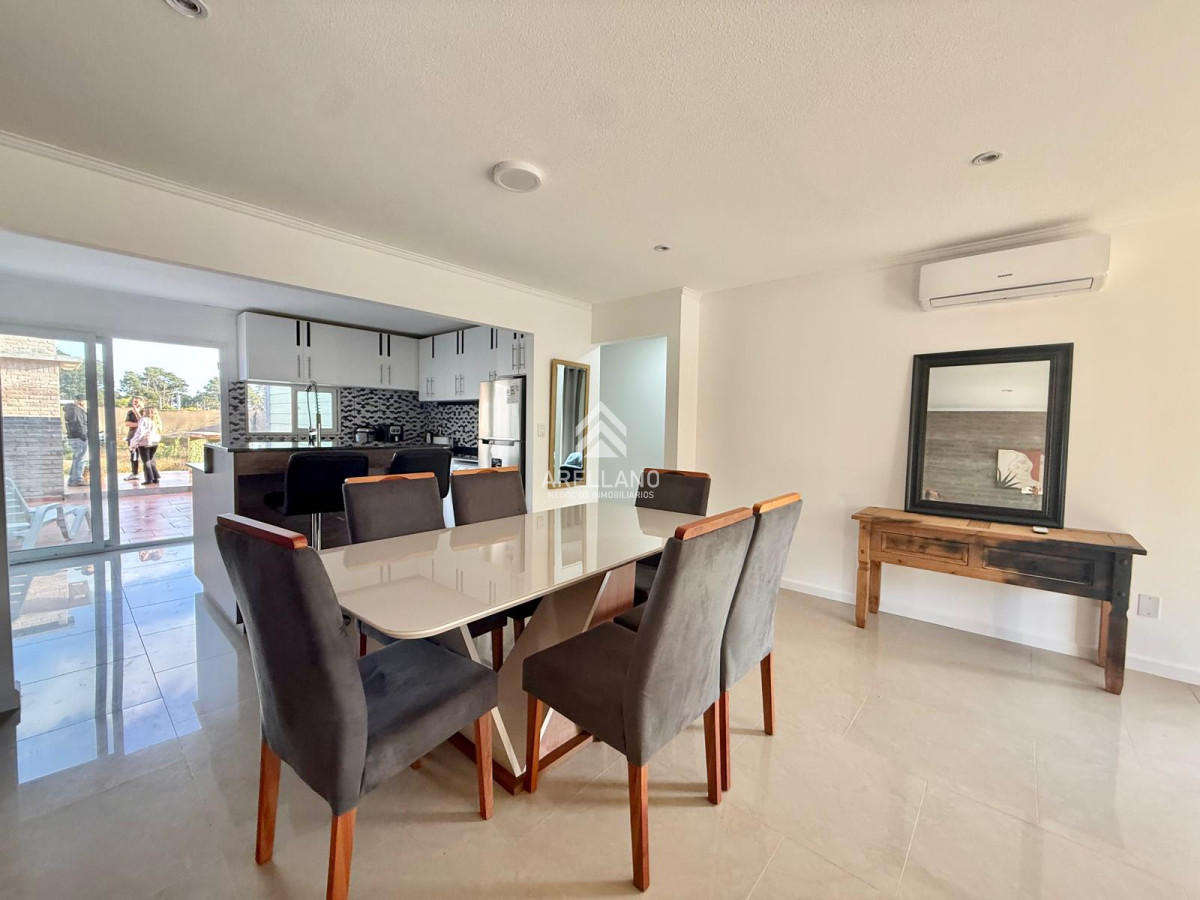 Casa ID.3899 - Venta casa 3 dormitorios en Parque Burnett 