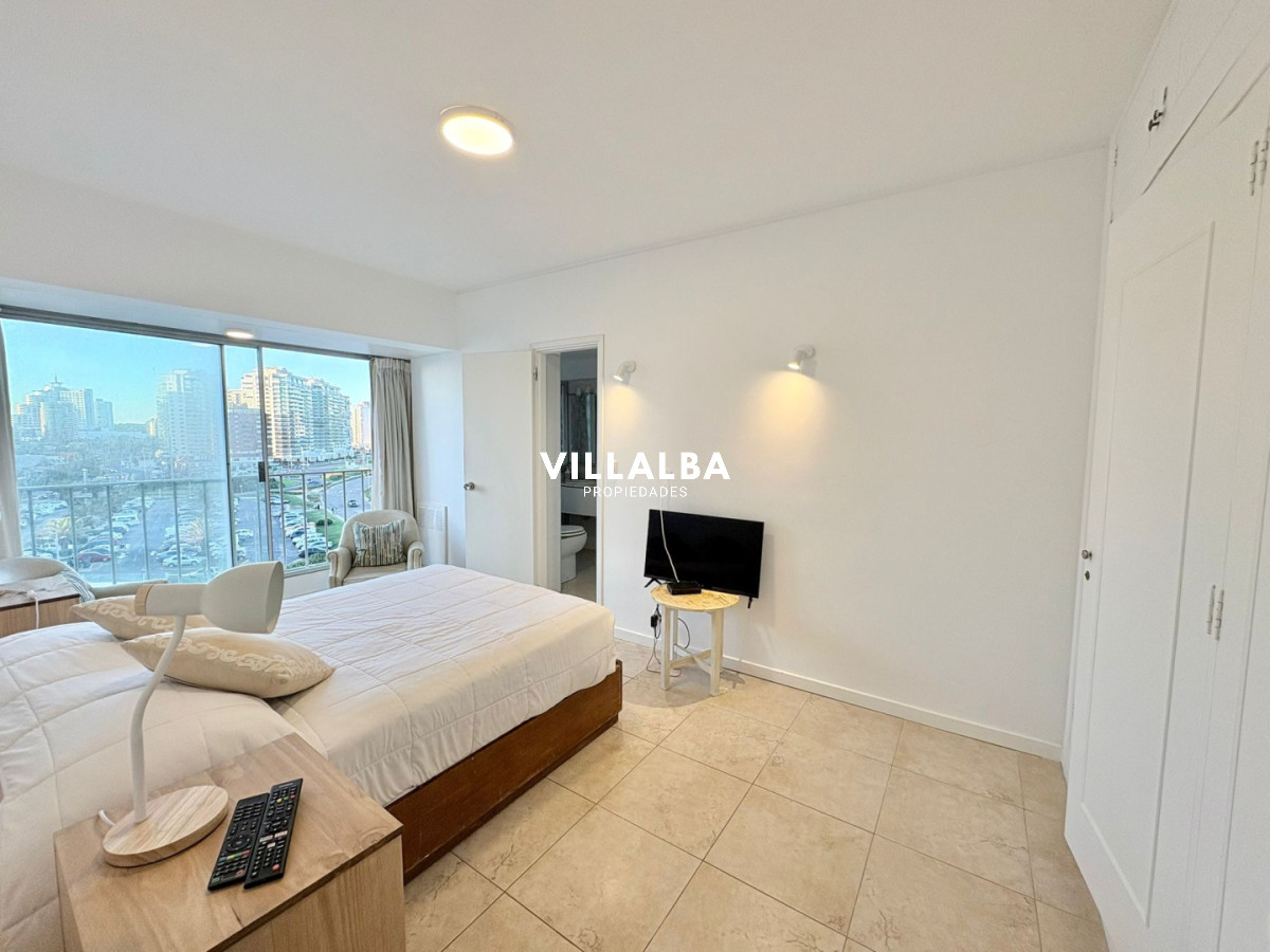 Apartamento ID.4070 - Apartamento en venta Peninsula, Punta del Este