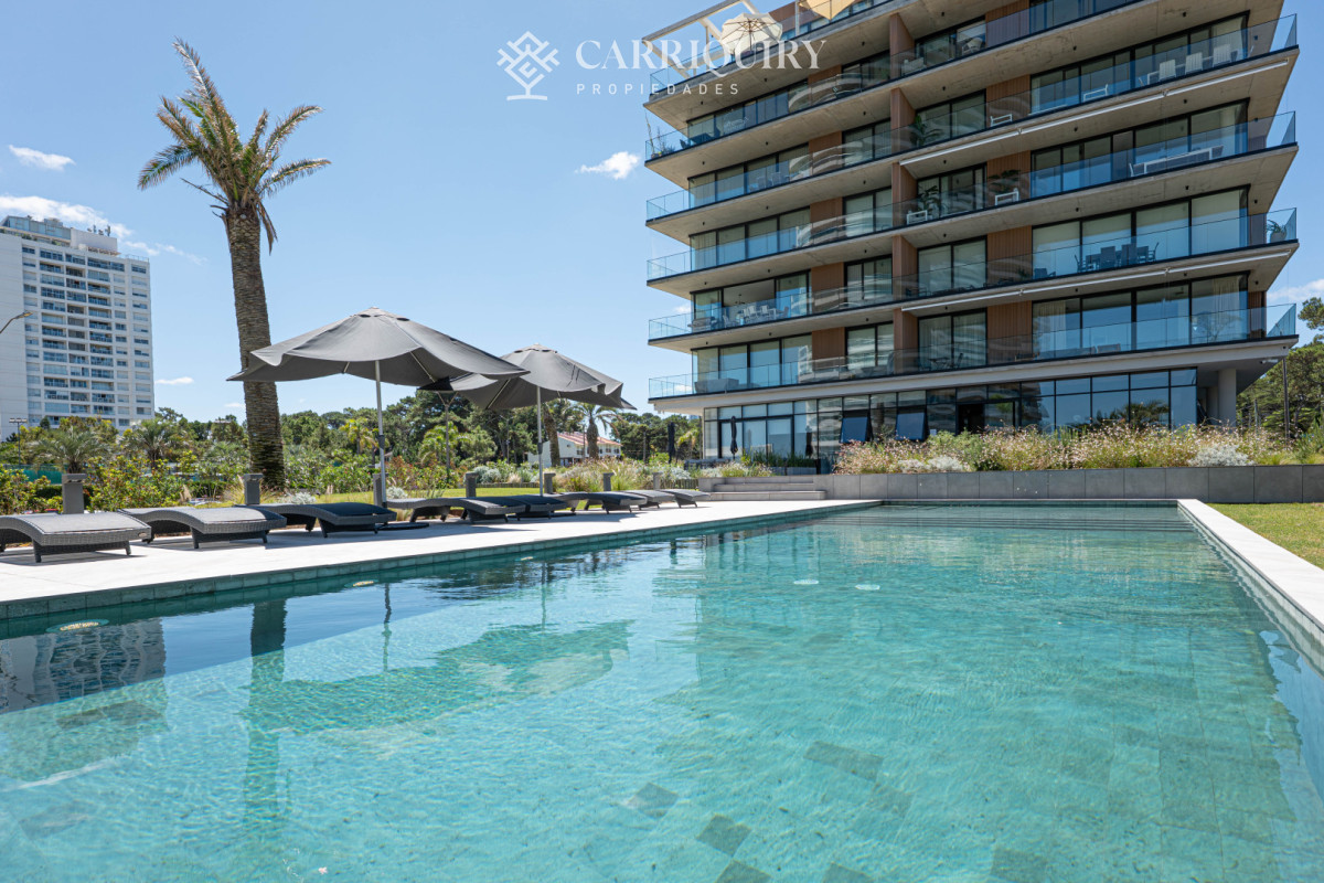 Apartamento ID.9481/-venta-MILLENIUM-TOWER-mansa-frente-al-mar-tres-suites-y-dependencias - Apartamento en venta playa Mansa Punta del Este
