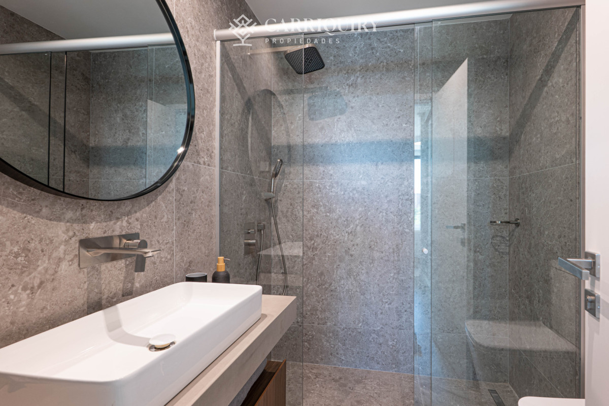 Apartamento ID.9481/-venta-MILLENIUM-TOWER-mansa-frente-al-mar-tres-suites-y-dependencias - Apartamento en venta playa Mansa Punta del Este