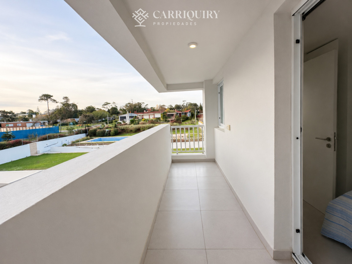 Apartamento ID.10111 - Apartamento en venta 2 dormitorios-primera linea Playa Mansa.