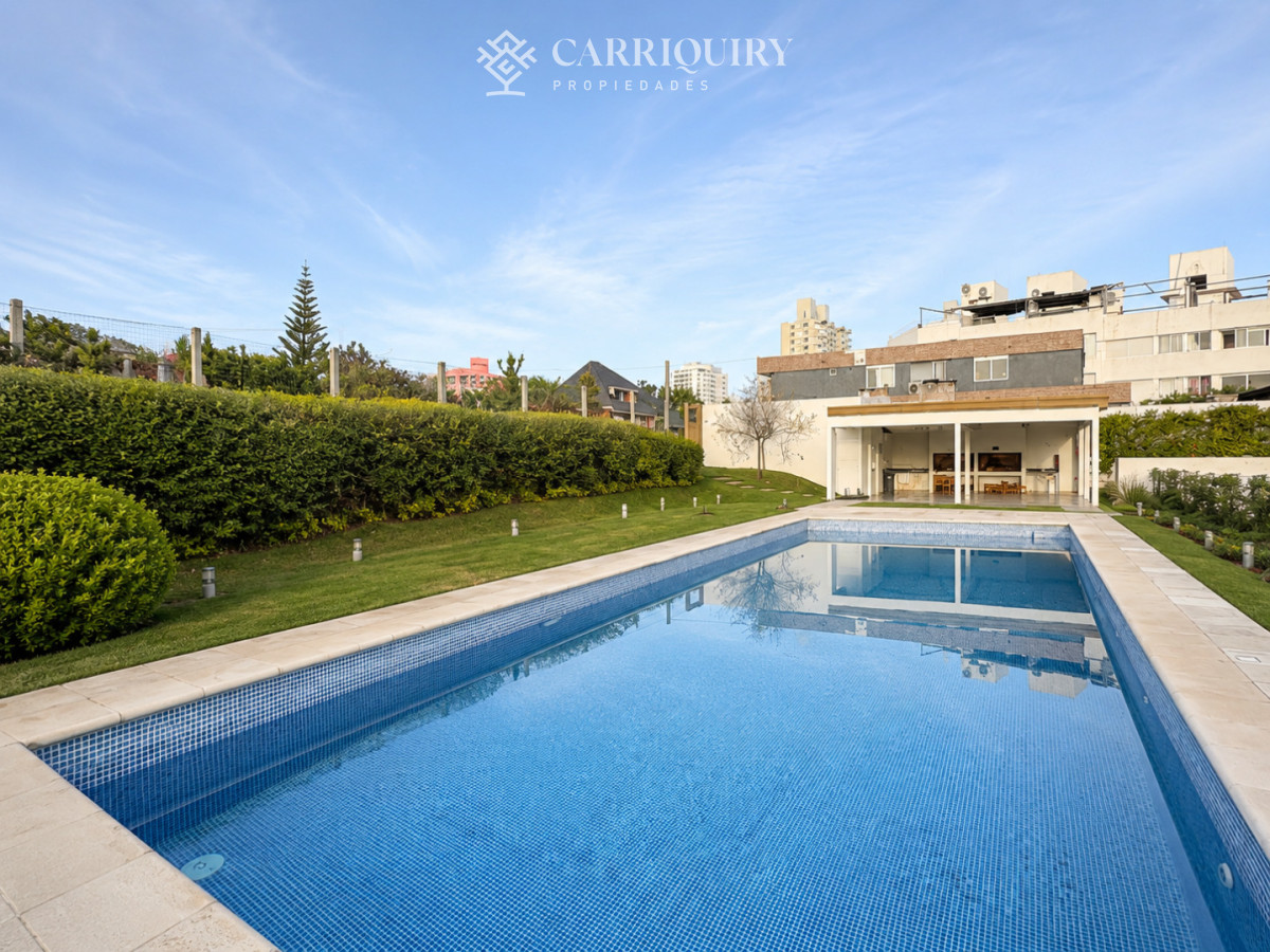 Apartamento ID.10111 - Apartamento en venta 2 dormitorios-primera linea Playa Mansa.