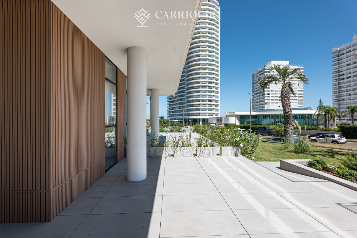 Apartamento ID.9481/-venta-MILLENIUM-TOWER-mansa-frente-al-mar-tres-suites-y-dependencias - Apartamento en venta playa Mansa Punta del Este