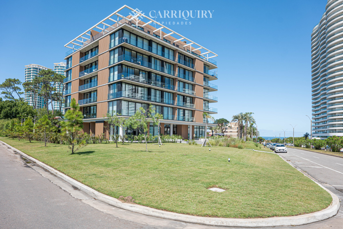 Apartamento ID.9481/-venta-MILLENIUM-TOWER-mansa-frente-al-mar-tres-suites-y-dependencias - Apartamento en venta playa Mansa Punta del Este