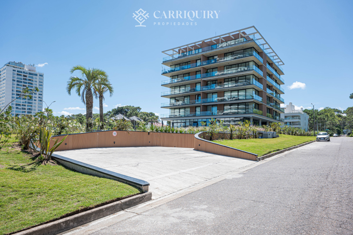 Apartamento ID.9481/-venta-MILLENIUM-TOWER-mansa-frente-al-mar-tres-suites-y-dependencias - Apartamento en venta playa Mansa Punta del Este