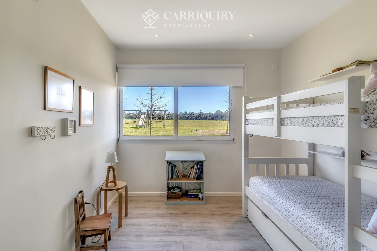 Casa ID.9591/Casa-en-venta-5-dormitorios - Casa en venta en Laguna de los Cisnes