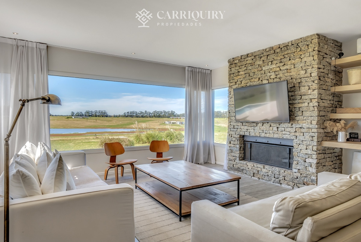 Casa ID.9591/Casa-en-venta-5-dormitorios - Casa en venta en Laguna de los Cisnes