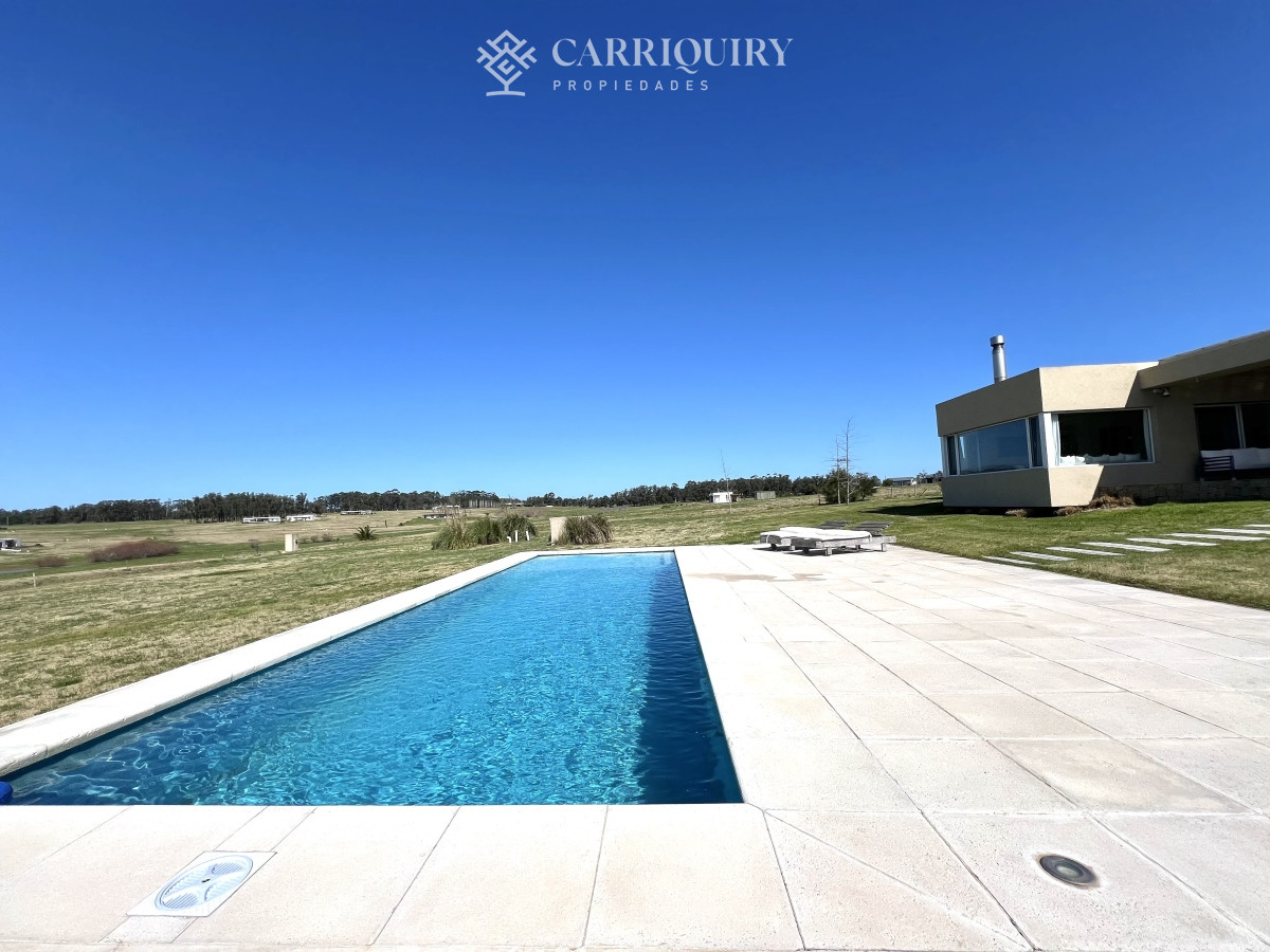 Casa ID.9591/Casa-en-venta-5-dormitorios - Casa en venta en Laguna de los Cisnes