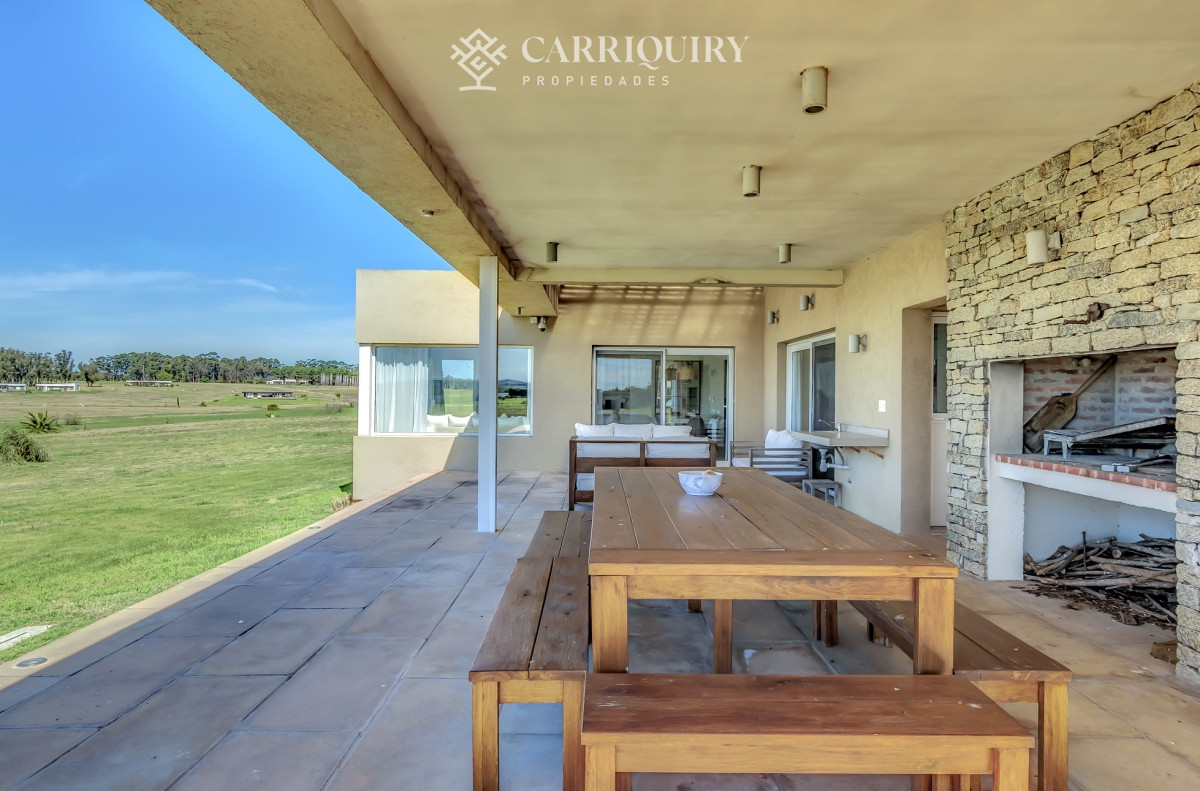 Casa ID.9591/Casa-en-venta-5-dormitorios - Casa en venta en Laguna de los Cisnes