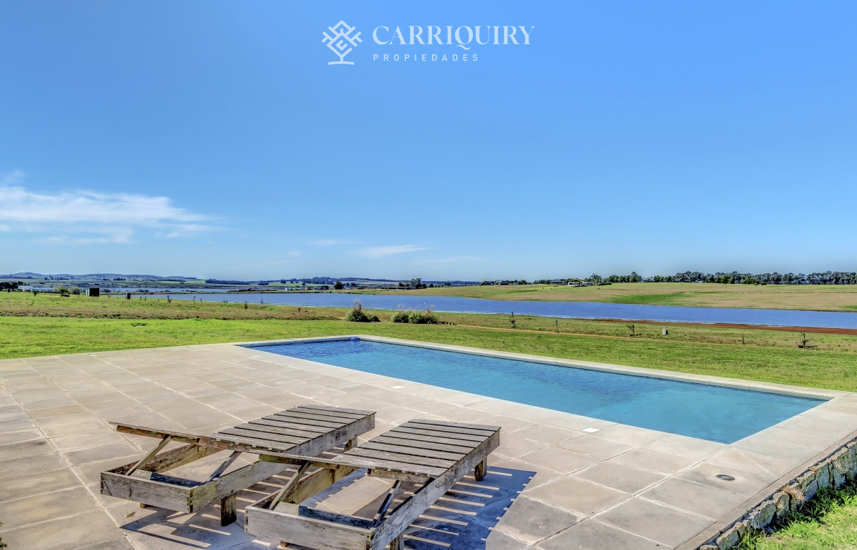 Casa ID.9591/Casa-en-venta-5-dormitorios - Casa en venta en Laguna de los Cisnes