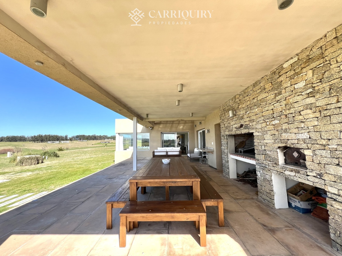 Casa ID.9591/Casa-en-venta-5-dormitorios - Casa en venta en Laguna de los Cisnes