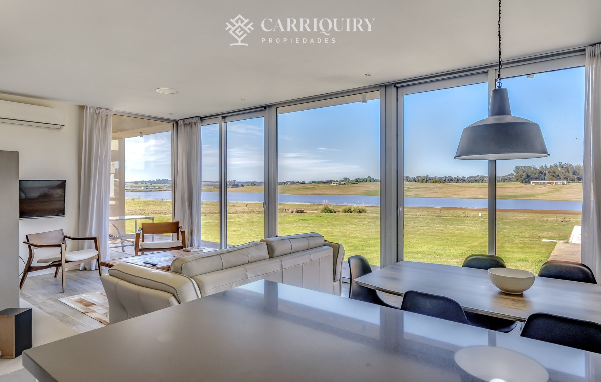 Casa ID.9591/Casa-en-venta-5-dormitorios - Casa en venta en Laguna de los Cisnes