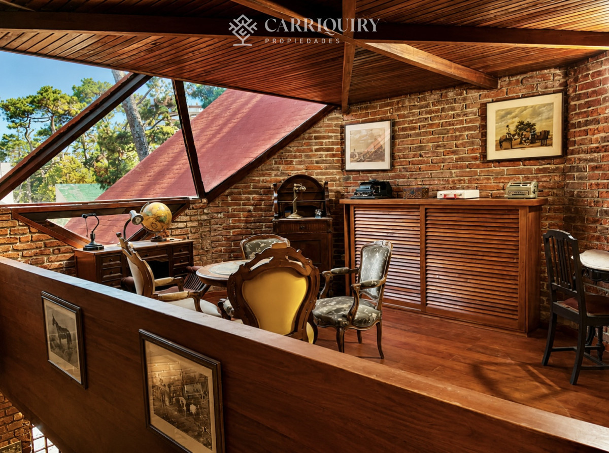 Casa ID.10053 - Espectacular casa en venta en playa mansa 