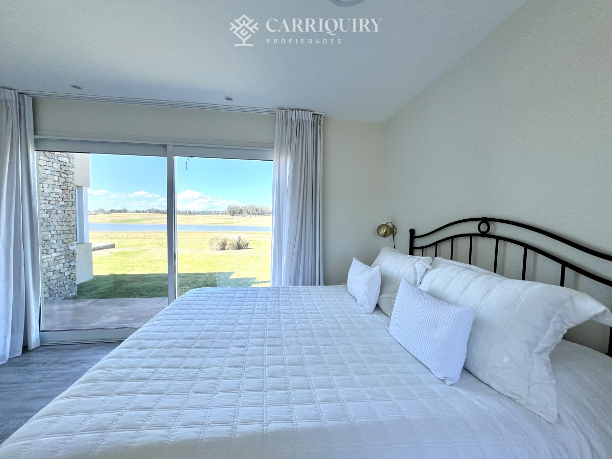 Casa ID.9591/Casa-en-venta-5-dormitorios - Casa en venta en Laguna de los Cisnes