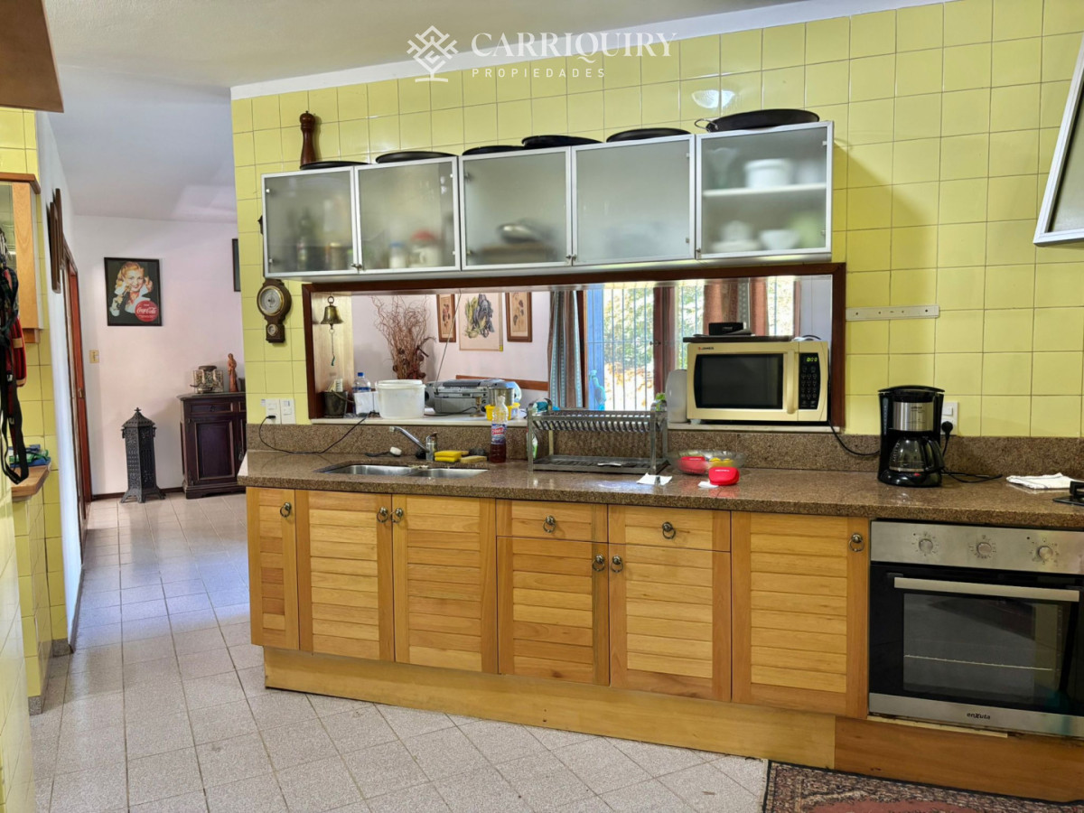 Casa ID.10053 - Espectacular casa en venta en playa mansa 