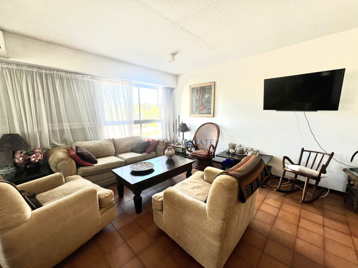 Apartamento ID.4080 - VENTA DE APTO 2 DORM PUNTA DEL ESTE