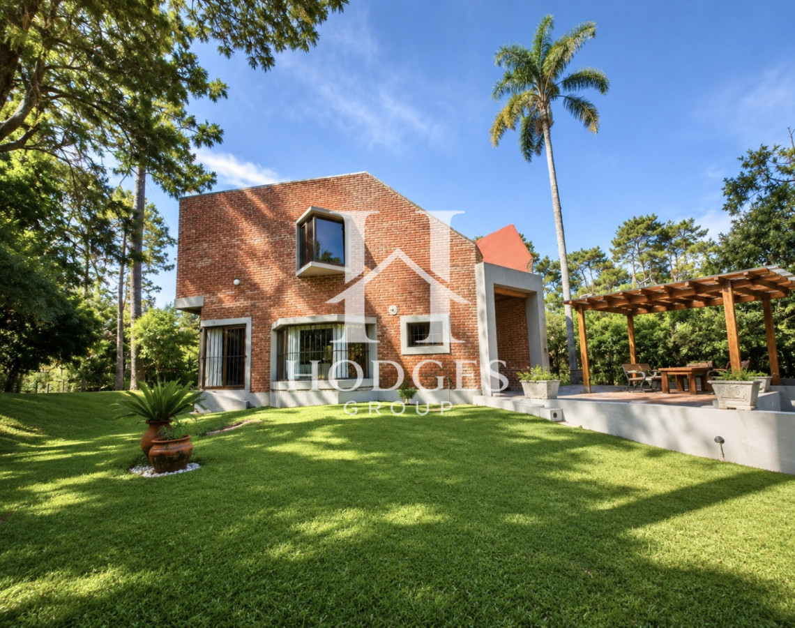 Casa ID.349 - Espectacular casa en Venta-3 dormitorios mas dependencia-Playa Mansa 