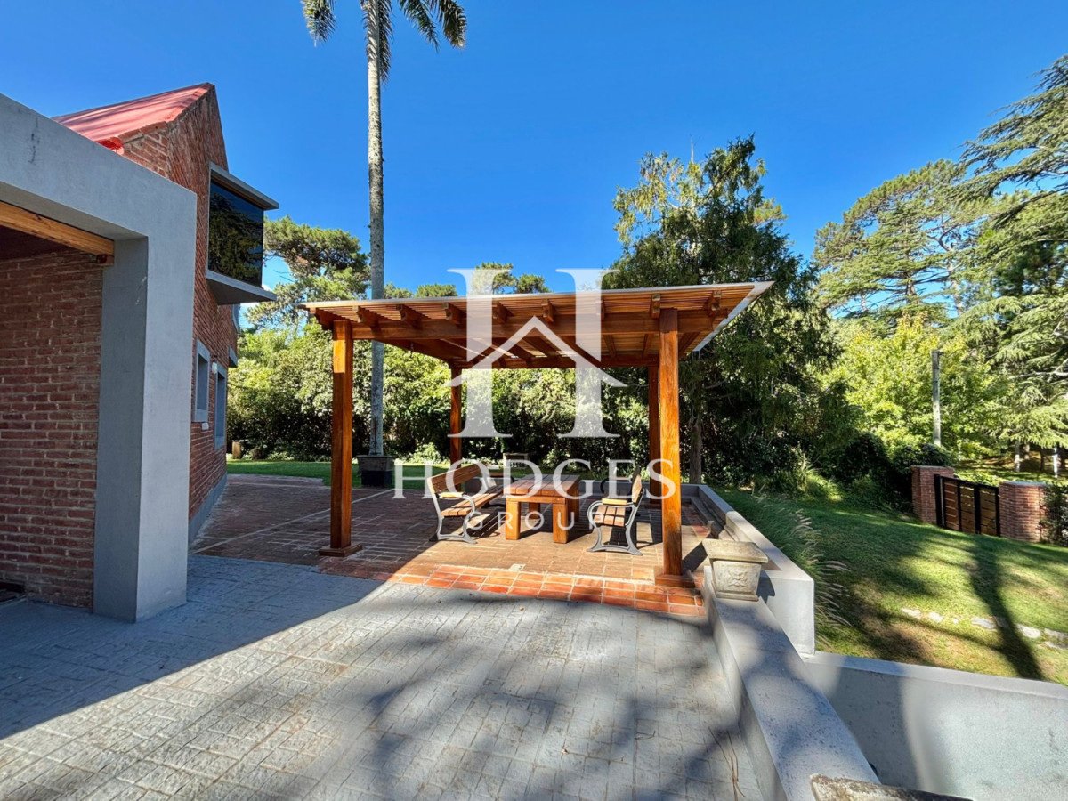 Casa ID.349 - Espectacular casa en Venta-3 dormitorios mas dependencia-Playa Mansa 