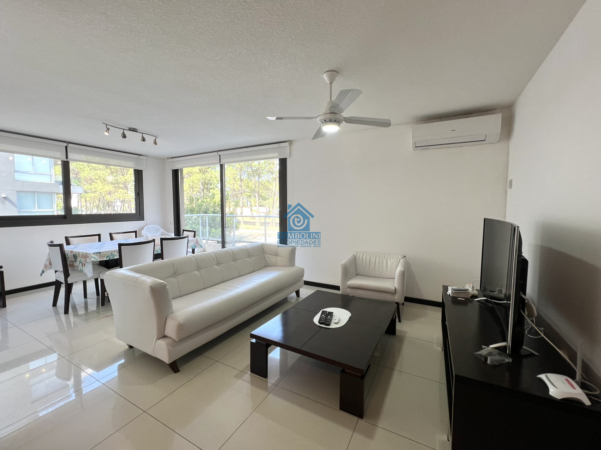 Apartamento ID.1183 - Apartamento en alquiler de 3 Dormitorios Punta del Este 