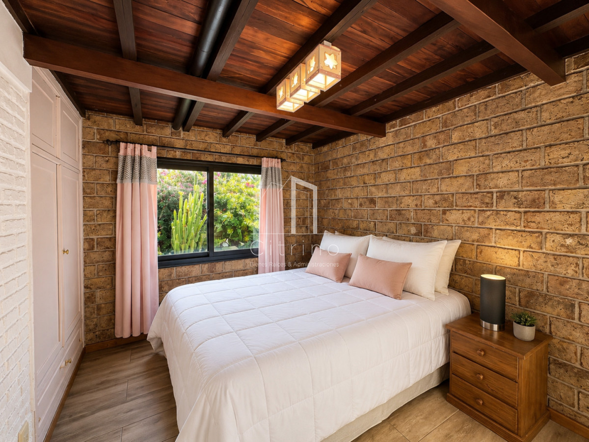 Casa ID.2435 - CASA EN VENTA Y ALQUILER ANUAL EN PINARES