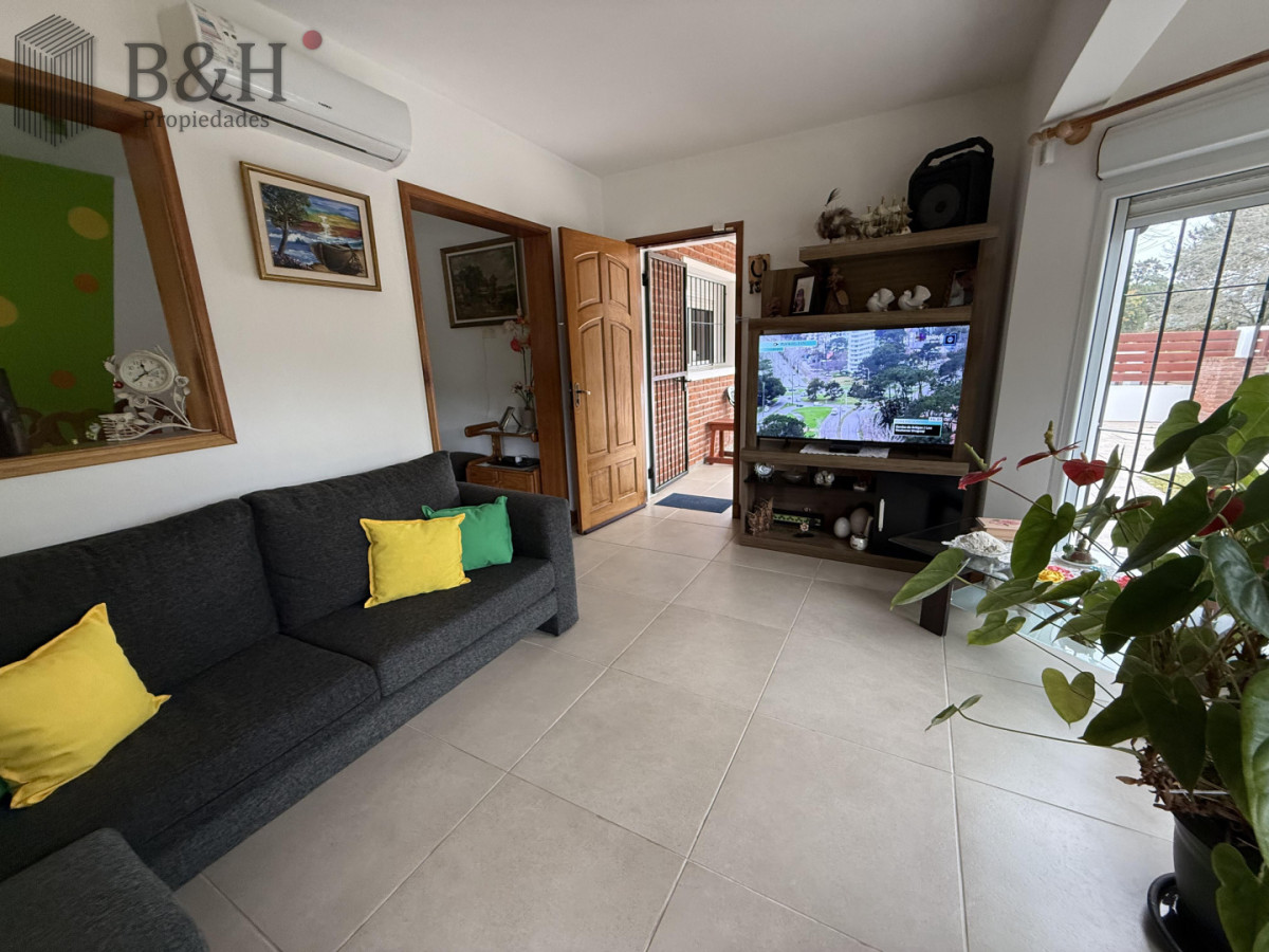 Casa ID.7794 - Casa de 3 dormitorios a la venta en Pinares - Playa Mansa